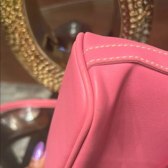 Liz Claiborne Pink leather Crossbody Bag with Flap Closure - Picture 6 of 10